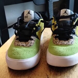 Jordan Men's Sz 11 Dear 90's, Sneakers in Lime Green with Leopard Accent